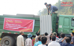 4.600 tấm lợp hỗ trợ đồng bào Tương Dương, Kỳ Sơn bị thiệt hại do lốc xoáy