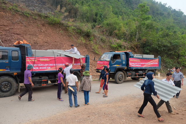 Những mái nhà tình nghĩa