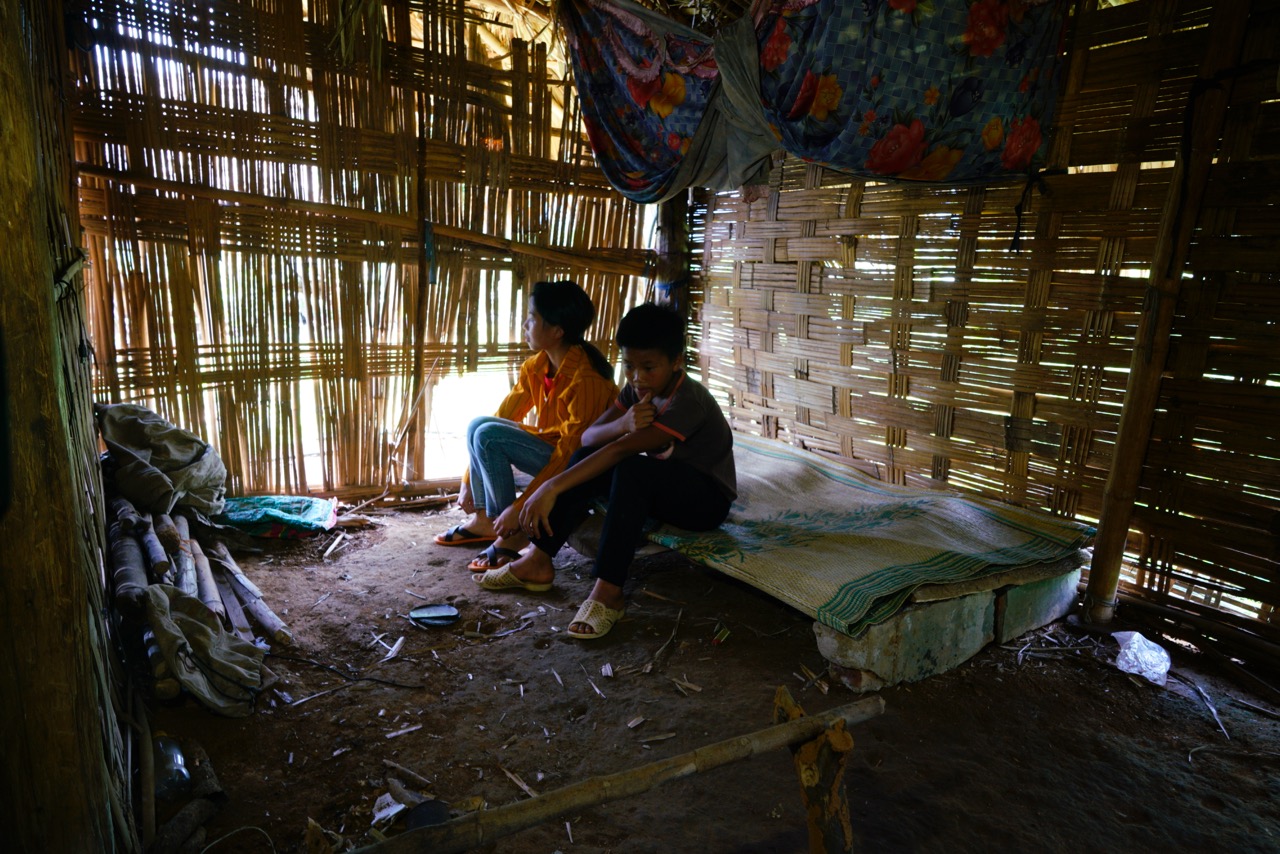 Gia cảnh đáng thương của cụ bà trong dự án nhà tình nghĩa của Hiệp hội Tấm lợp Việt Nam Gia cảnh đáng thương của cụ bà trong dự án nhà tình nghĩa của Hiệp hội Tấm lợp Việt Nam